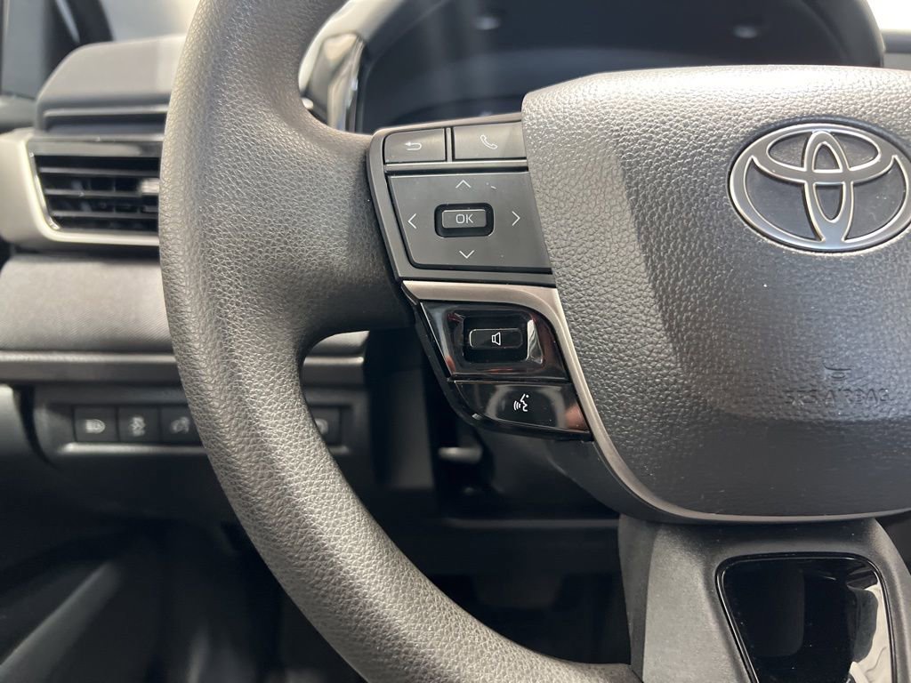 Used 2025 Toyota Camry LE image 36