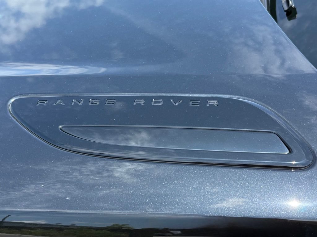 Certified 2026 Land Rover Range Rover Velar Dynamic SE AWD/4WD image 39