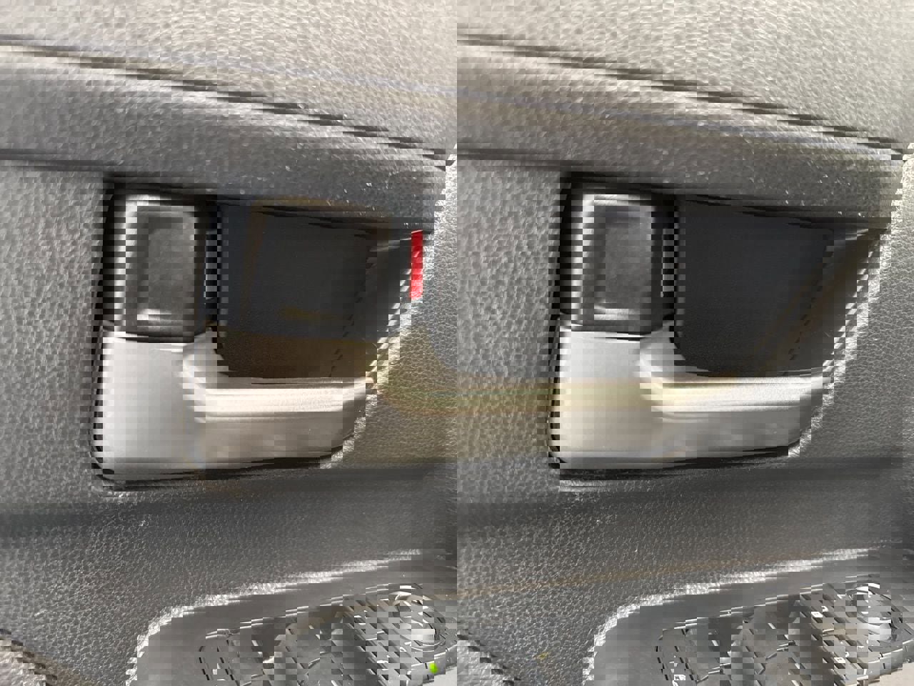 Used 2024 Toyota Tacoma TRD Off-Road image 34