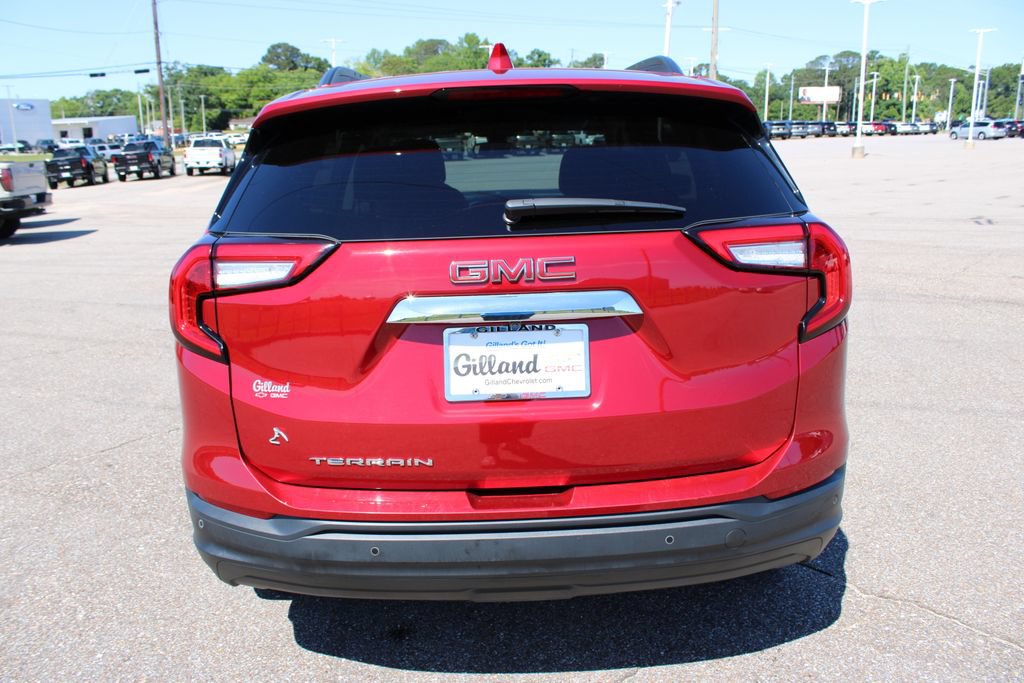 Used 2023 GMC Terrain SLE w/ Driver Convenience Package FWD image 19