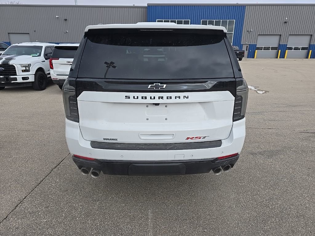 Used 2026 Chevrolet Suburban RST w/ Comfort Package AWD/4WD image 4