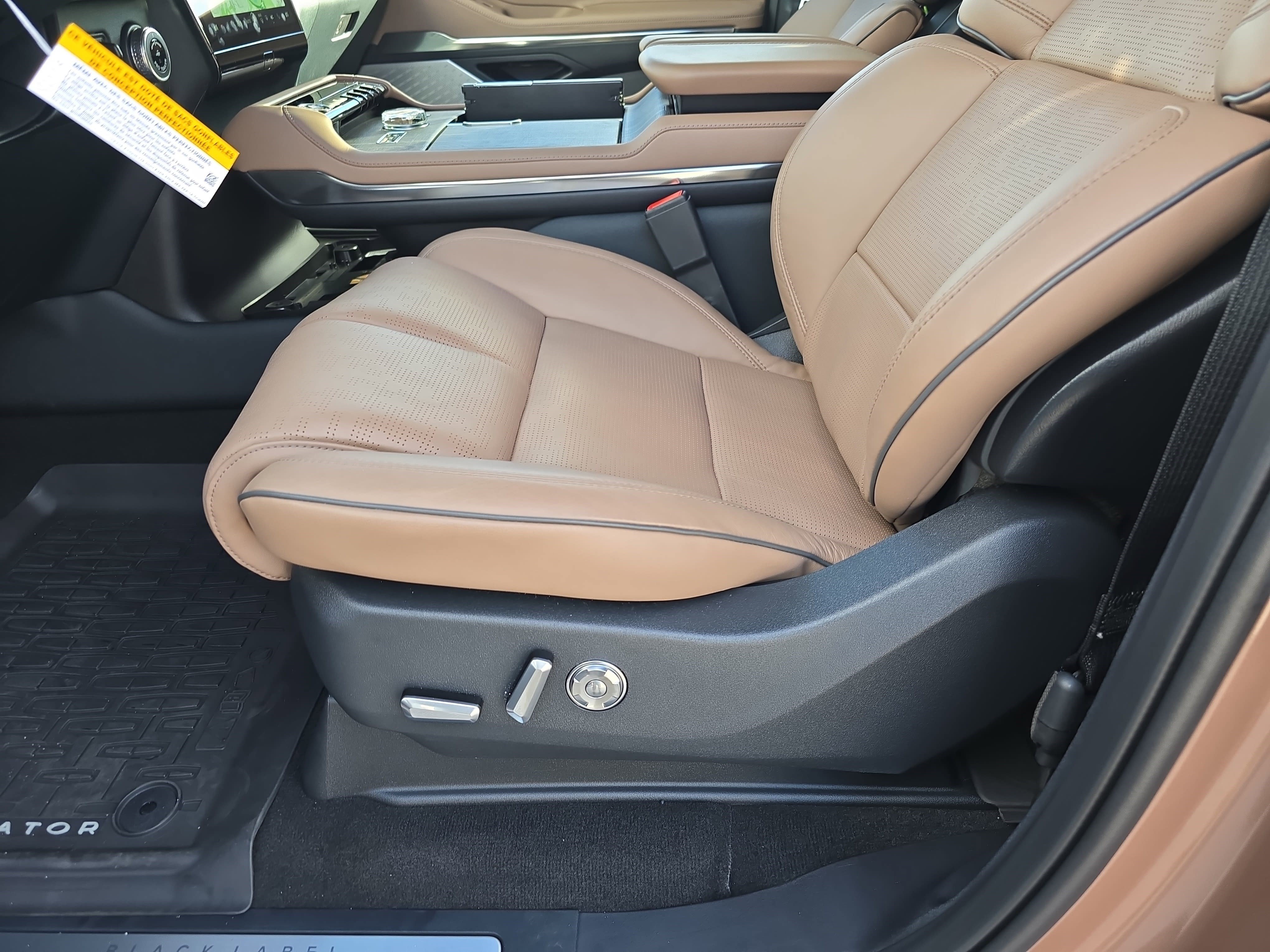 New 2025 Lincoln Navigator Black Label image 28