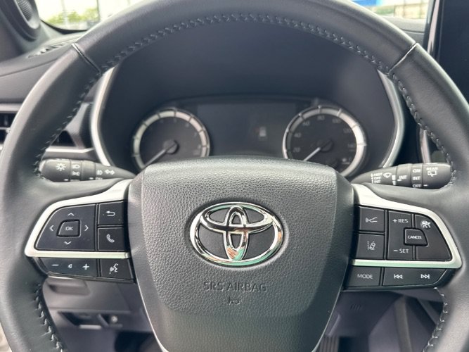 Used 2023 Toyota Highlander XSE AWD/4WD image 21