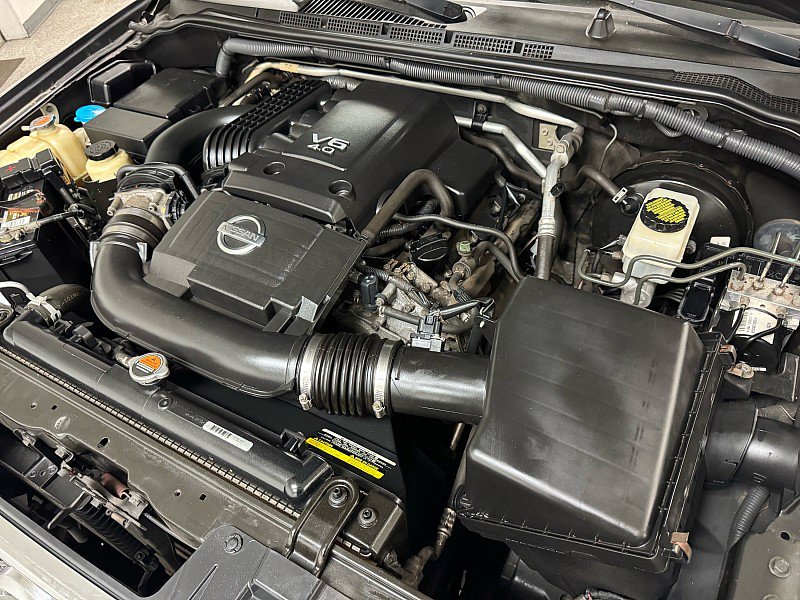 Used 2012 Nissan Frontier SV w/ SV Premium Utility Pkg AWD/4WD image 16