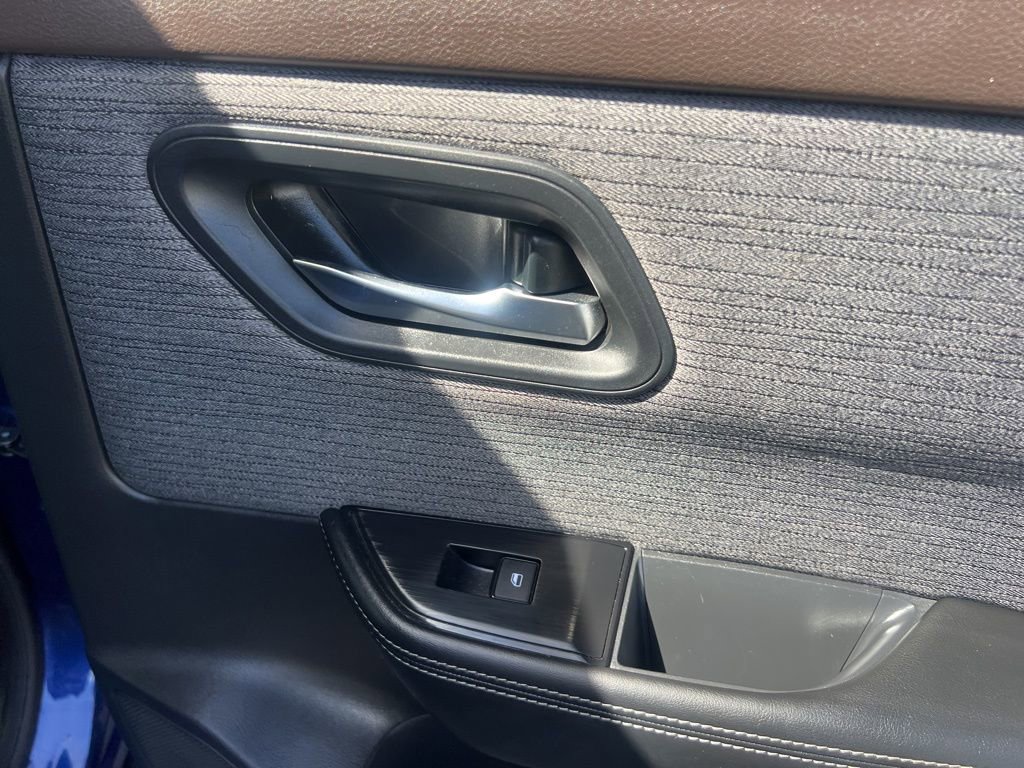 Used 2023 Nissan Rogue SV image 27