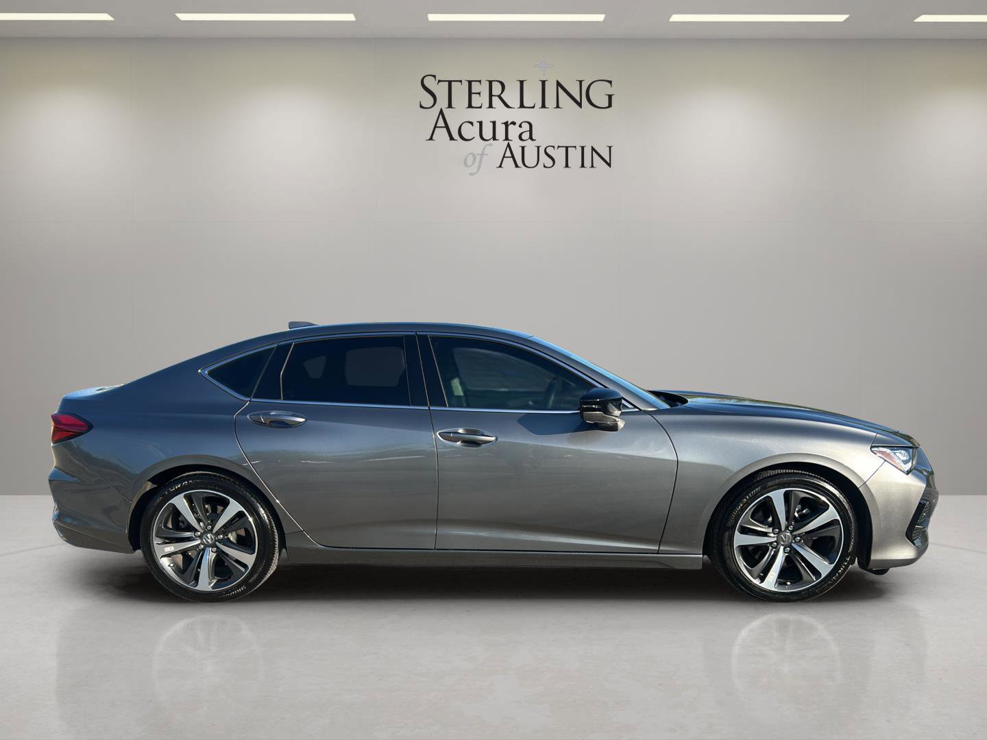 Certified 2025 Acura TLX w/ Technology Package image 4