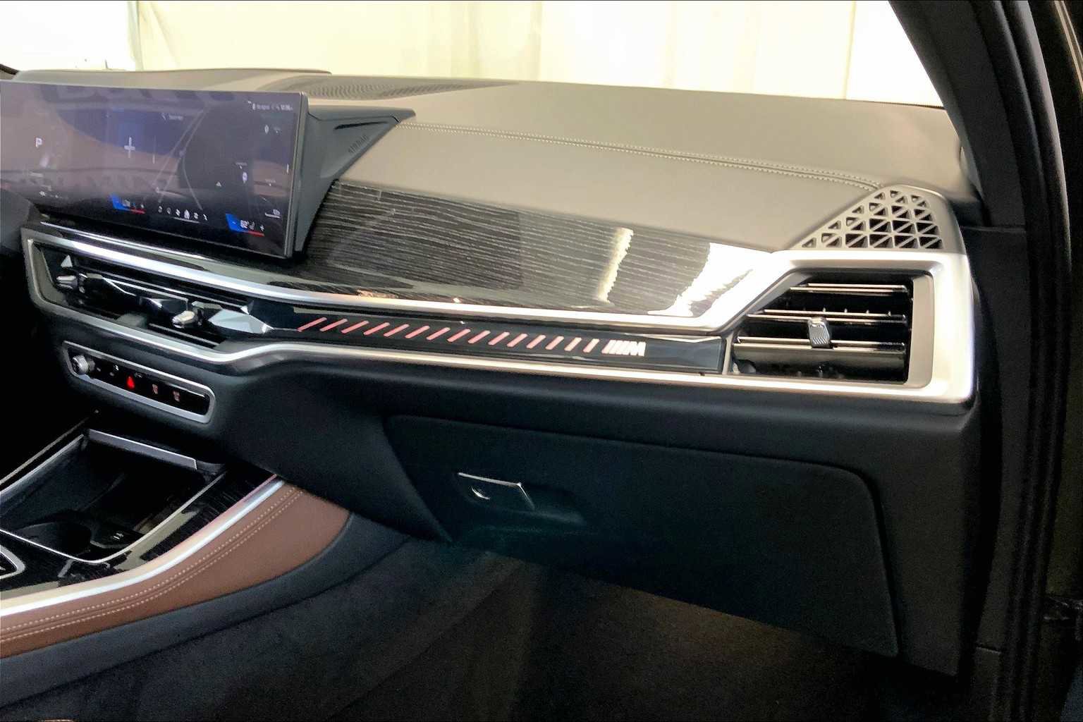 Used 2025 BMW X5 M60i image 18