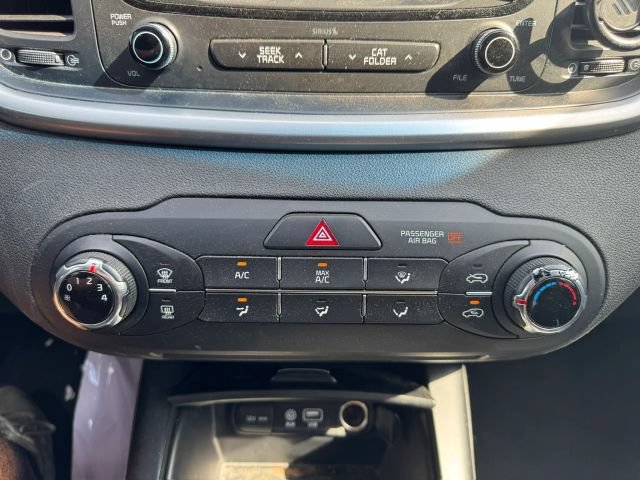 Used 2017 Kia Sorento AWD image 14