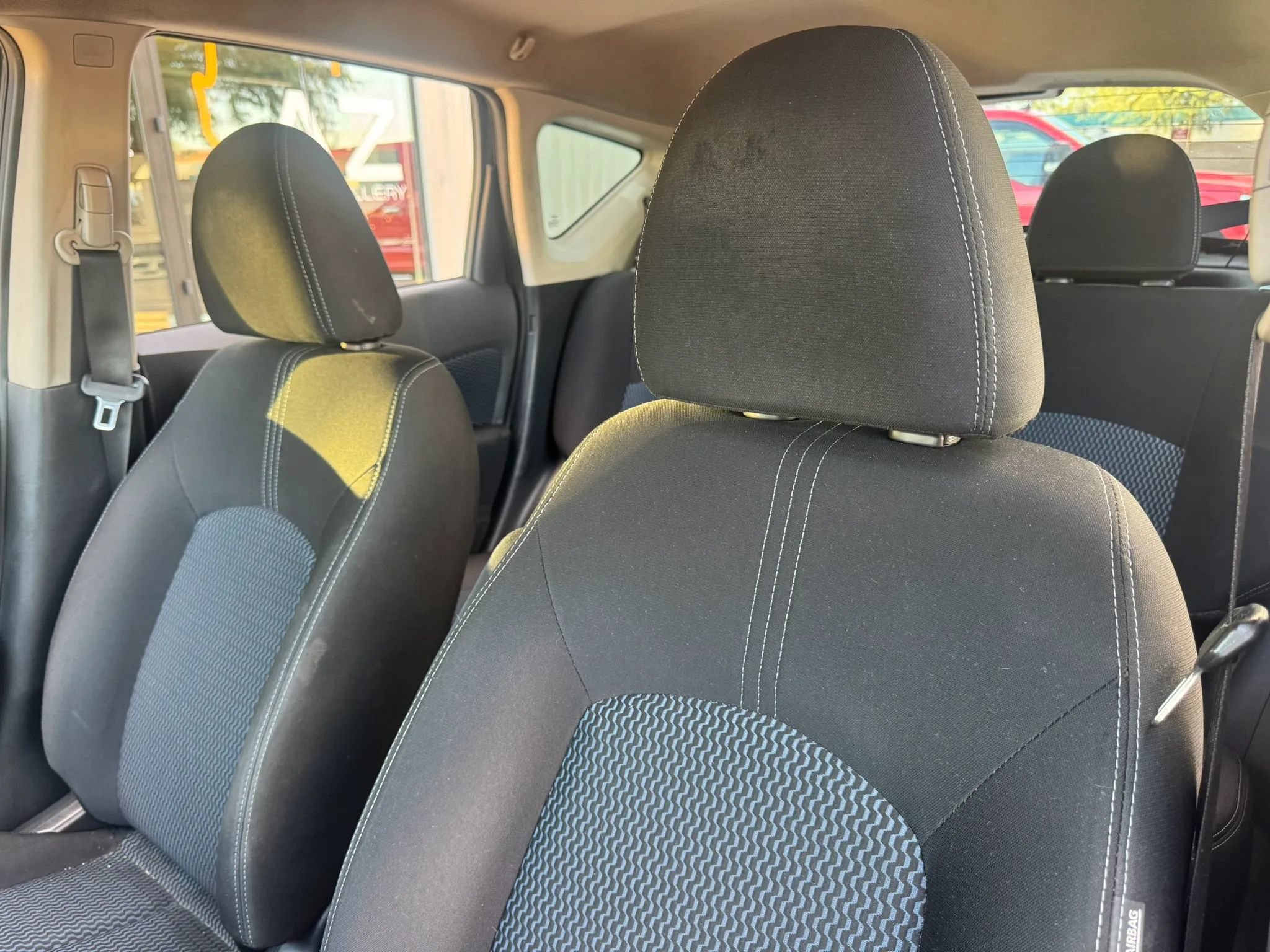 Used 2018 Nissan Versa Note FWD image 11