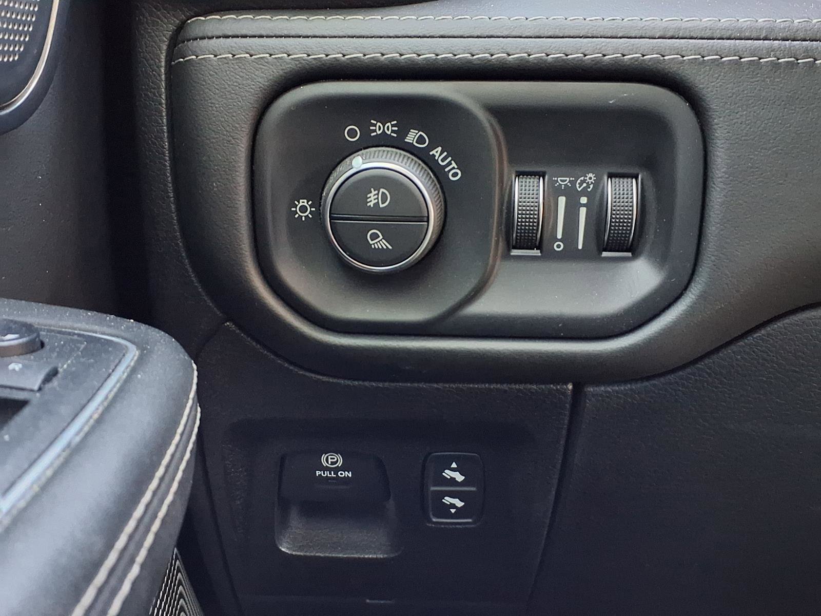 Used 2019 RAM 1500 Limited image 16
