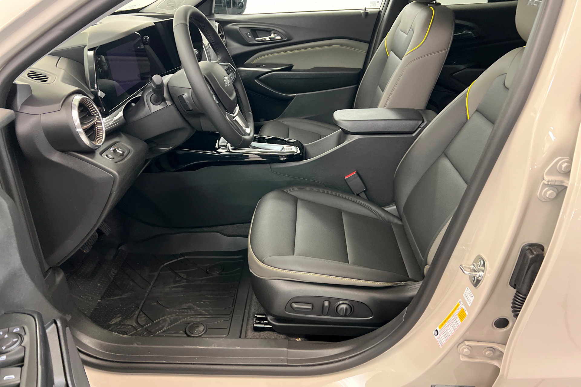 New 2026 Chevrolet Trax ACTIV w/ Driver Confidence Package image 18