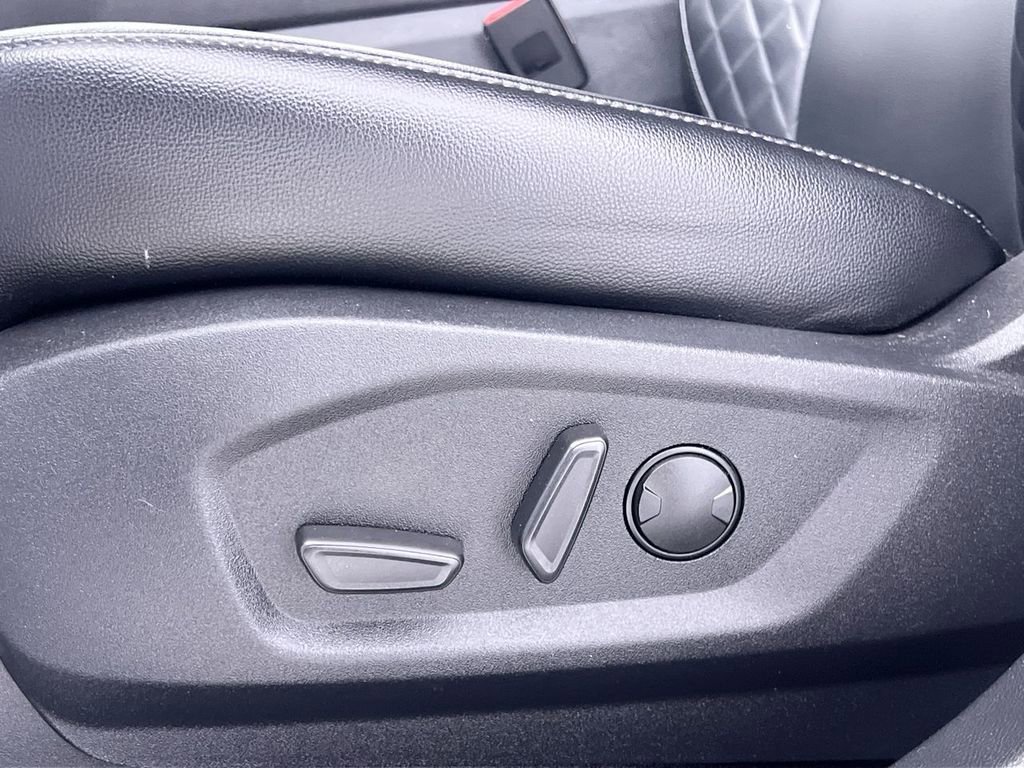 Used 2024 Ford Edge Titanium image 14