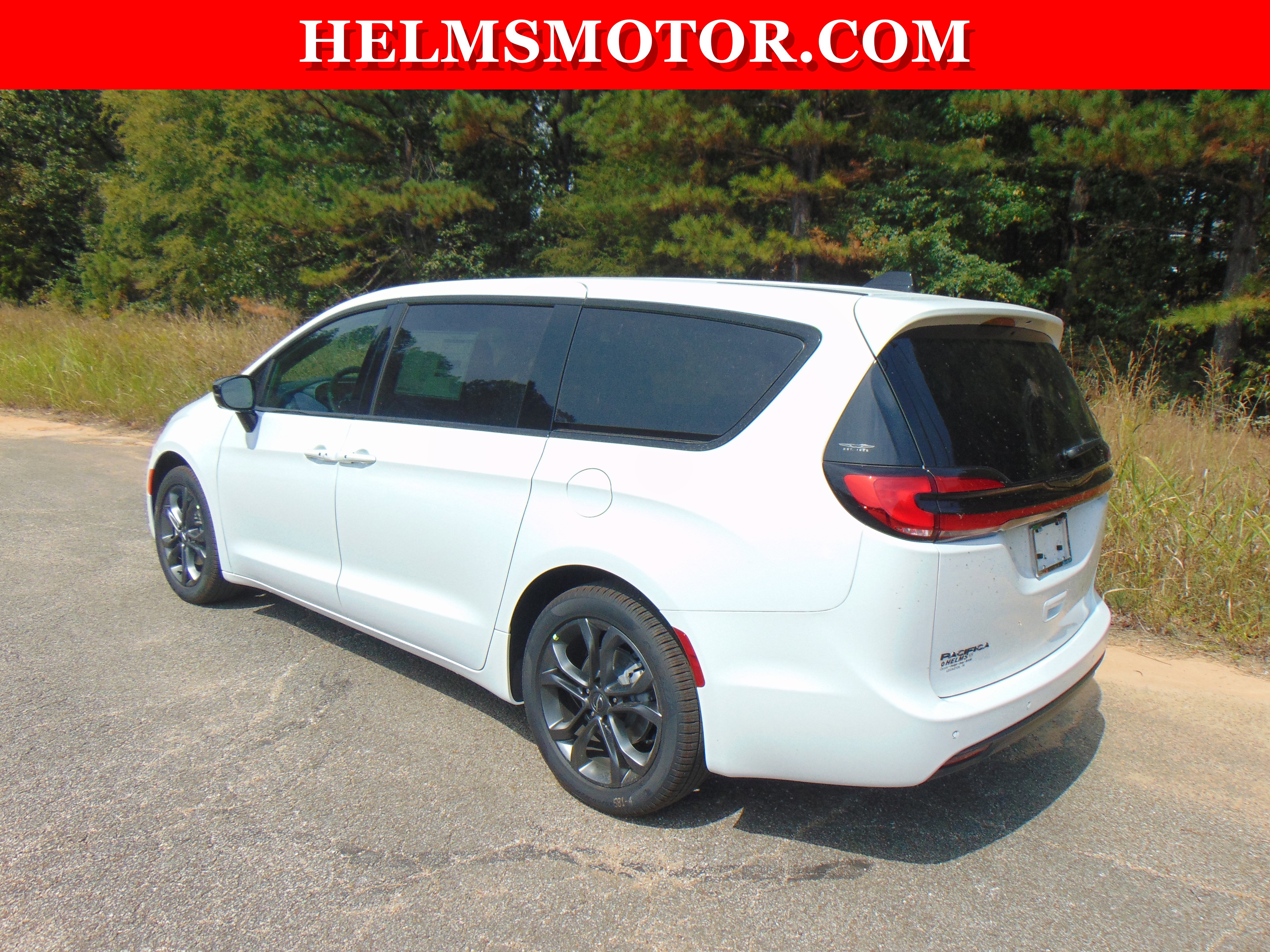 New 2026 Chrysler Pacifica Select image 7