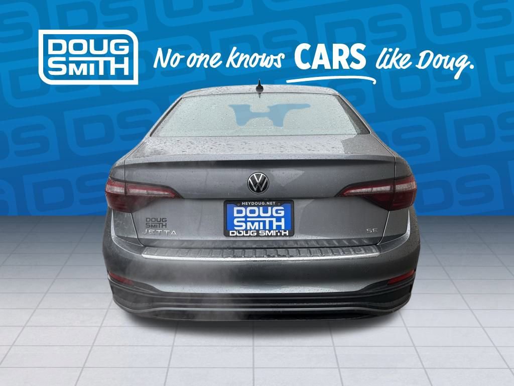 Used 2024 Volkswagen Jetta SE w/ Panoramic Sunroof Package image 3