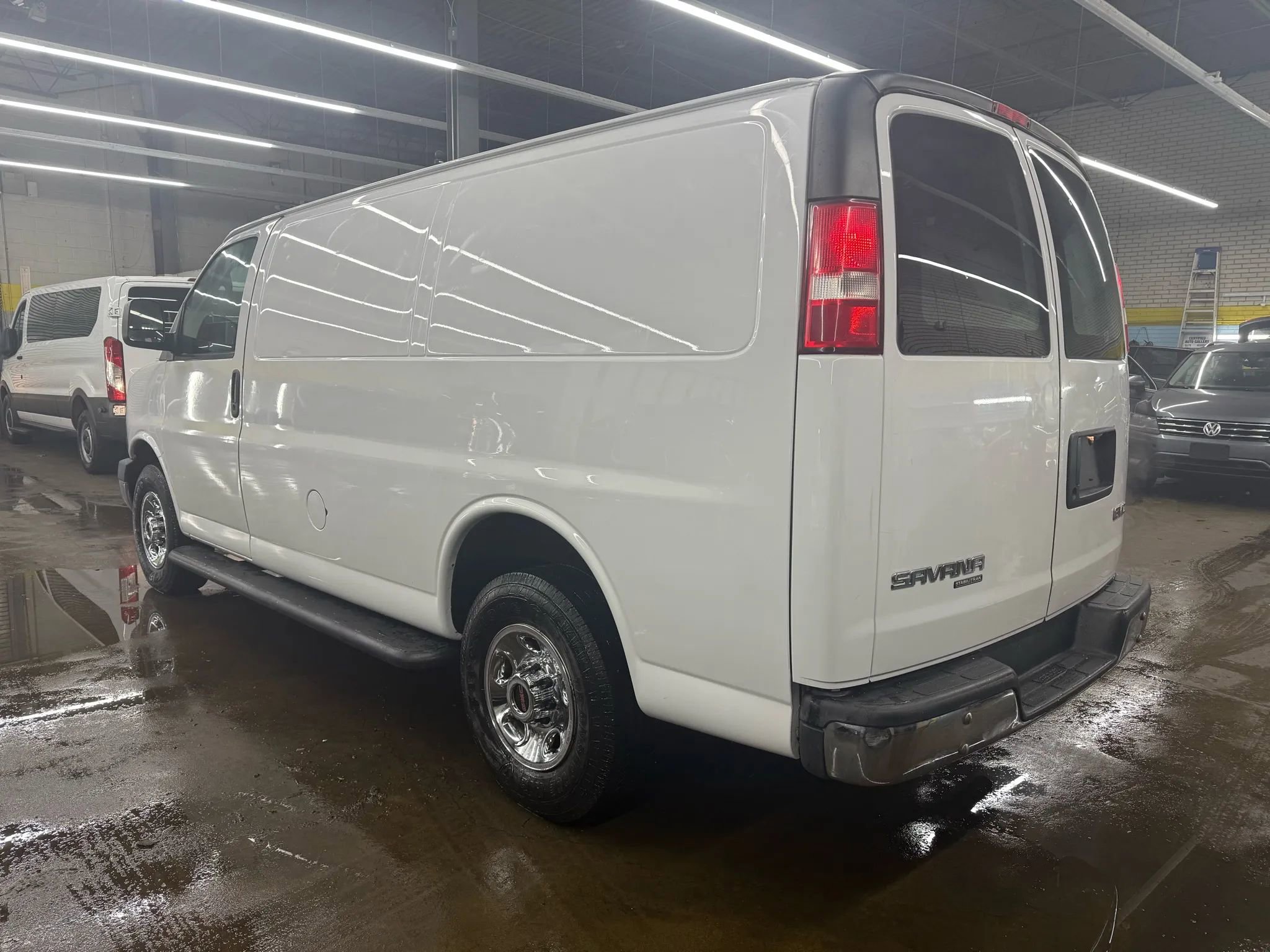 Used 2016 GMC Savana 2500 image 4