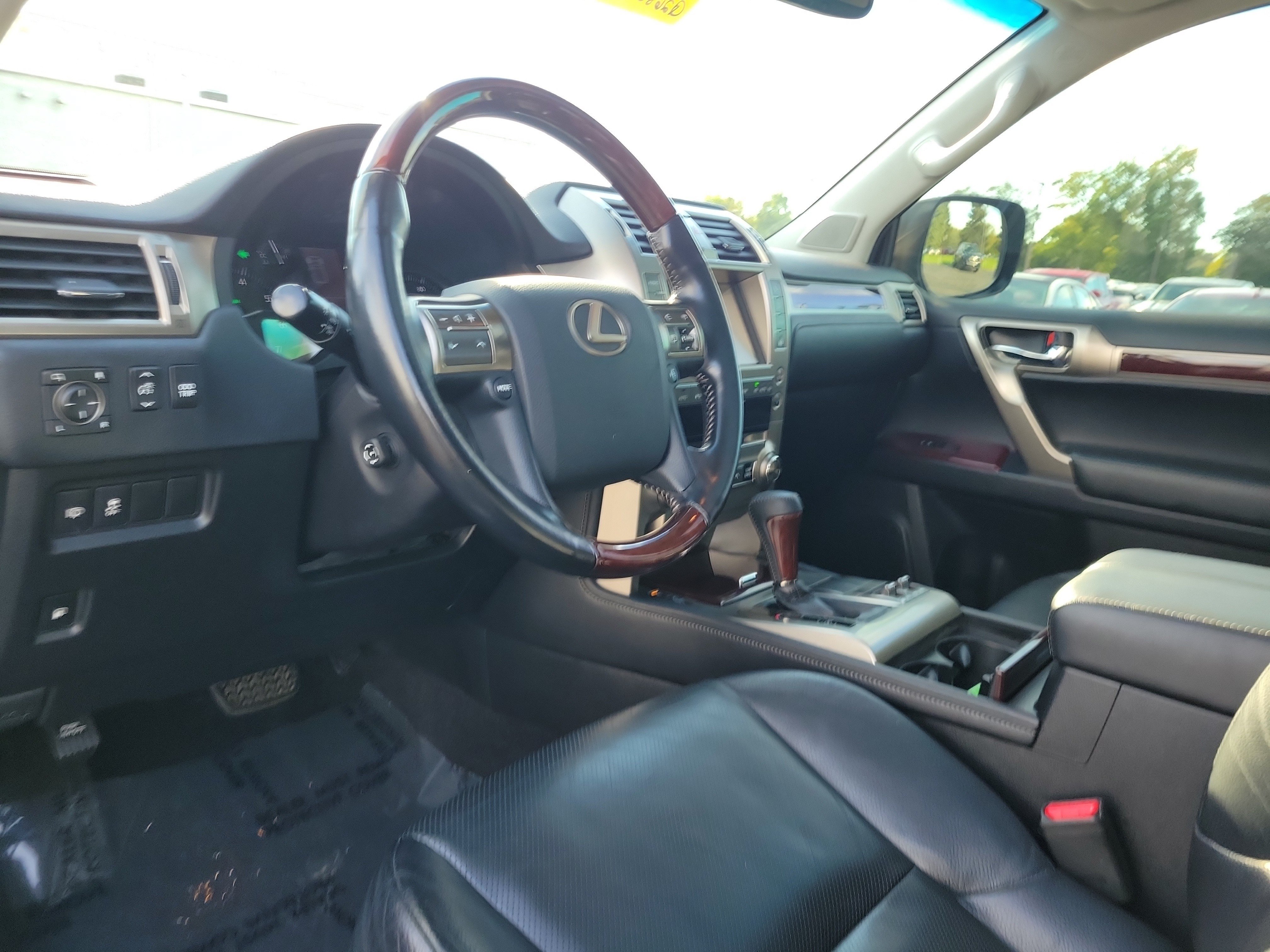 Used 2018 Lexus GX 460 Premium w/ Premium Package AWD/4WD image 19