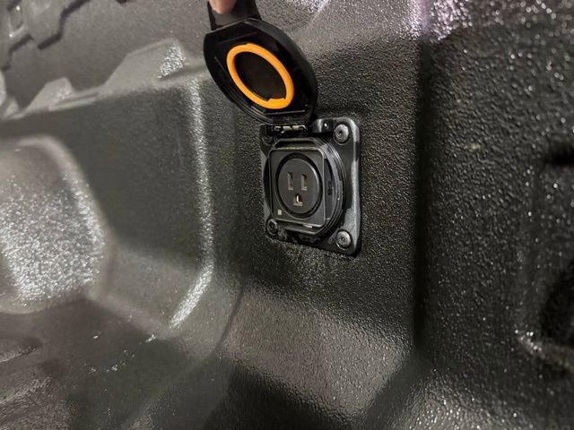 Certified 2023 GMC Canyon Elevation w/ Convenience Package image 8