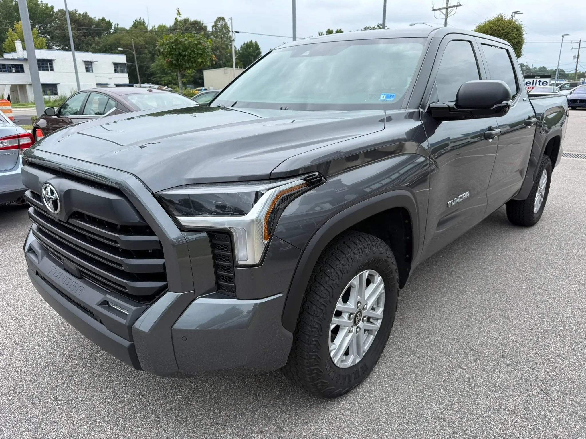 Used 2025 Toyota Tundra SR5 w/ SR5 Convenience Package AWD/4WD image 3