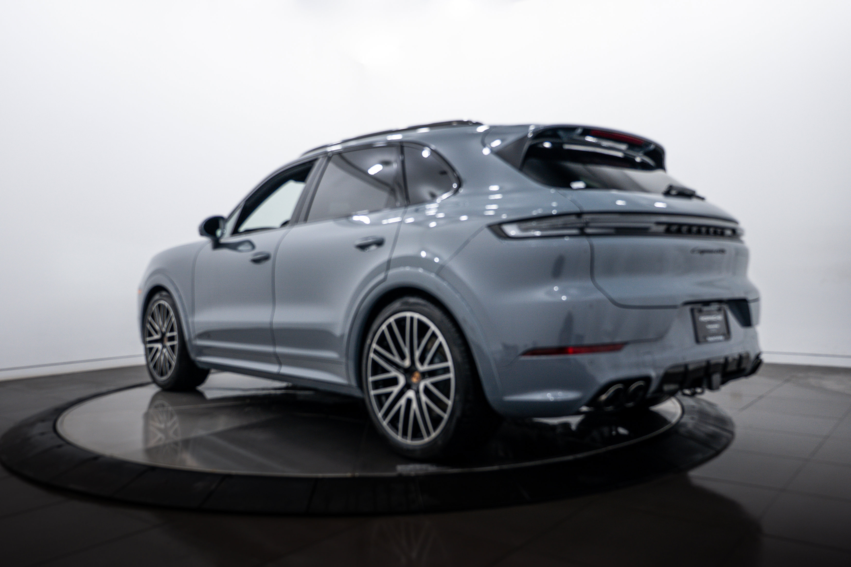 New 2026 Porsche Cayenne GTS AWD/4WD image 3