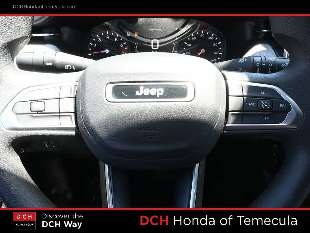 Used 2025 Jeep Compass Sport AWD/4WD image 9