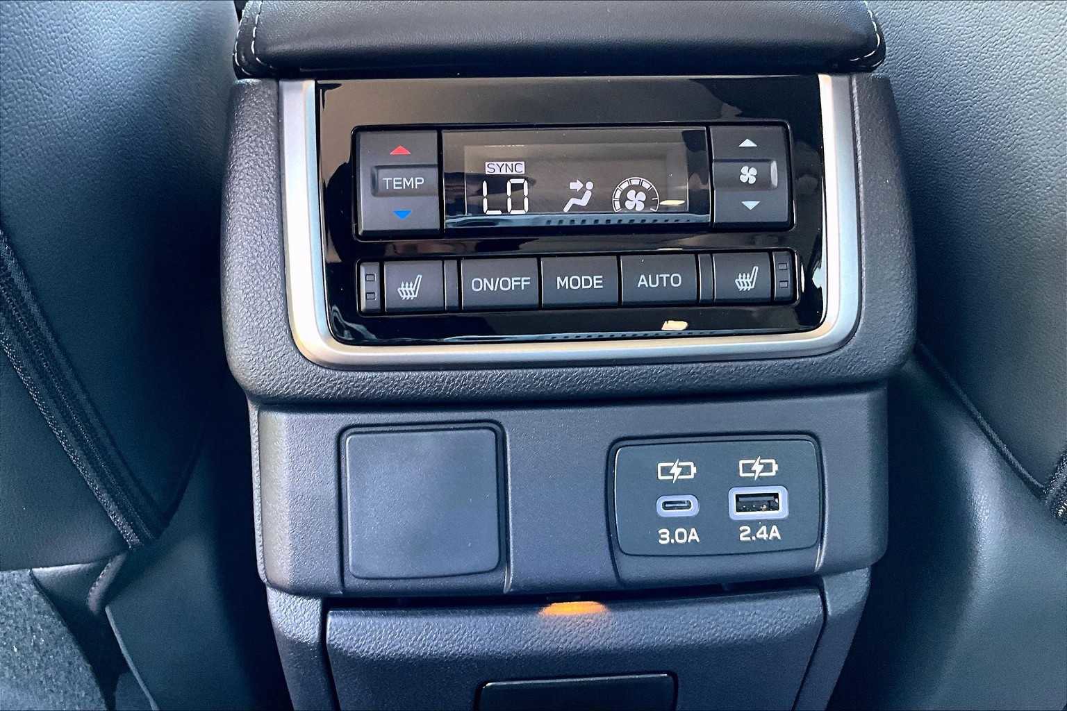 New 2025 Subaru Ascent Limited image 18
