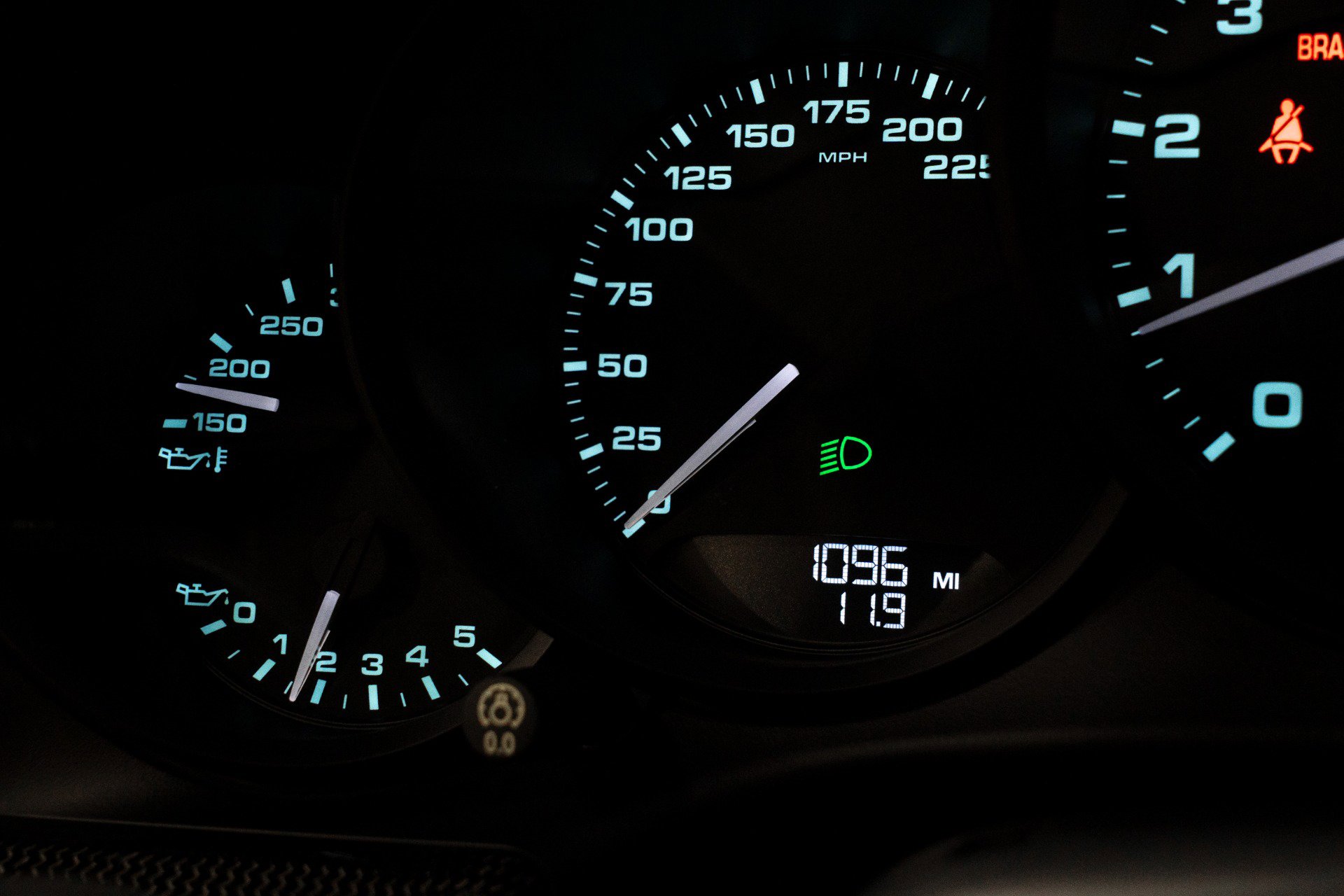 Used 2016 Porsche 911 R image 21