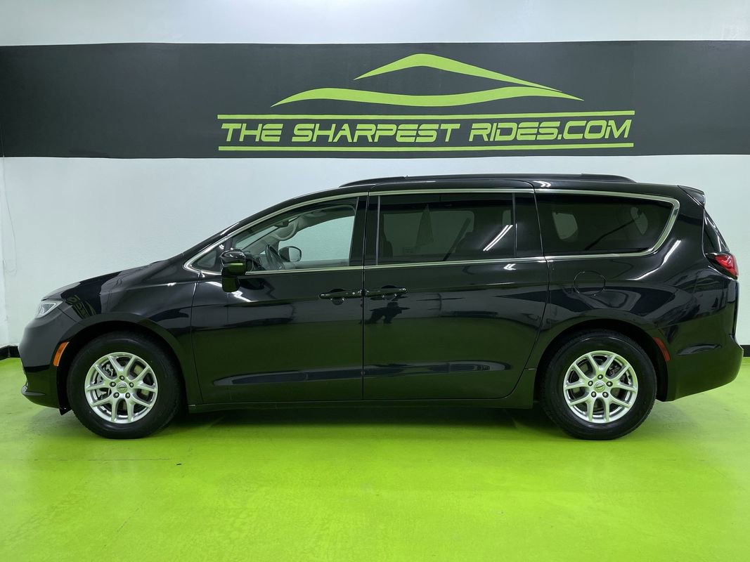 Used 2022 Chrysler Pacifica Touring-L image 6