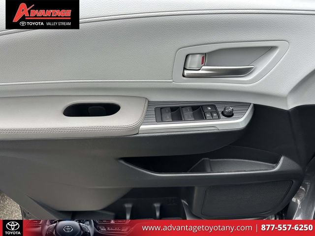 Used 2025 Toyota Sienna XLE w/ XLE Plus Package AWD/4WD image 22