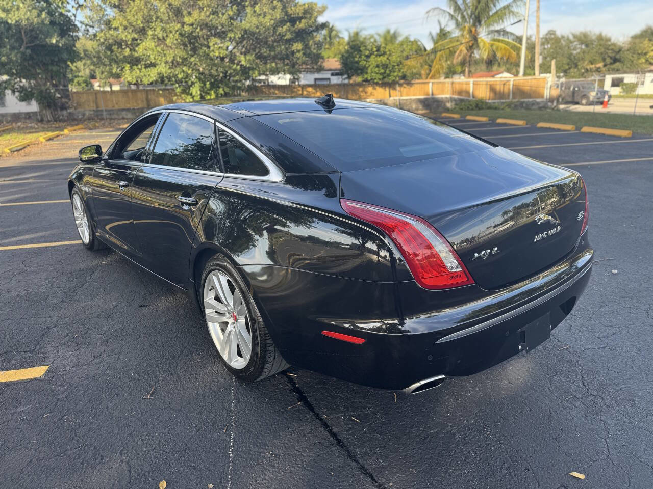 Used 2014 Jaguar XJ L Portfolio image 6