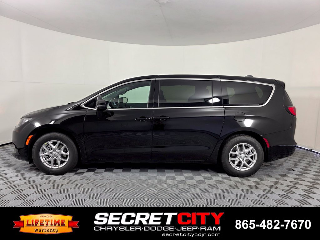 New 2026 Chrysler Voyager LX FWD image 4