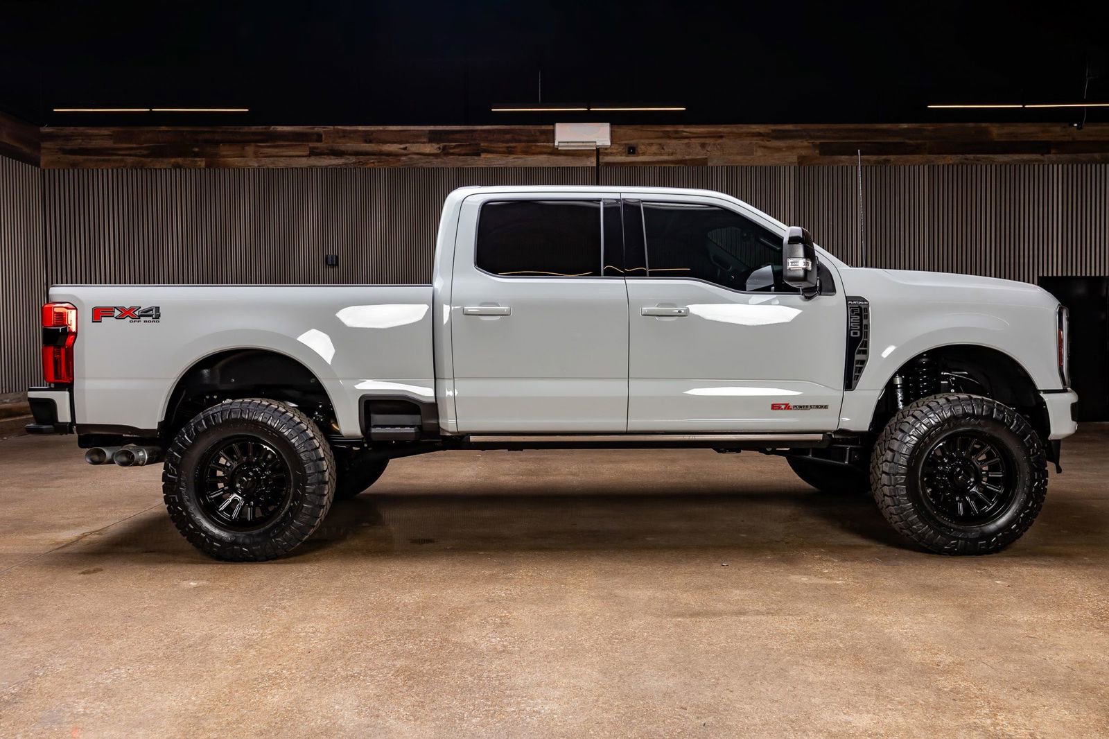 Used 2026 Ford F250 Platinum AWD/4WD image 11