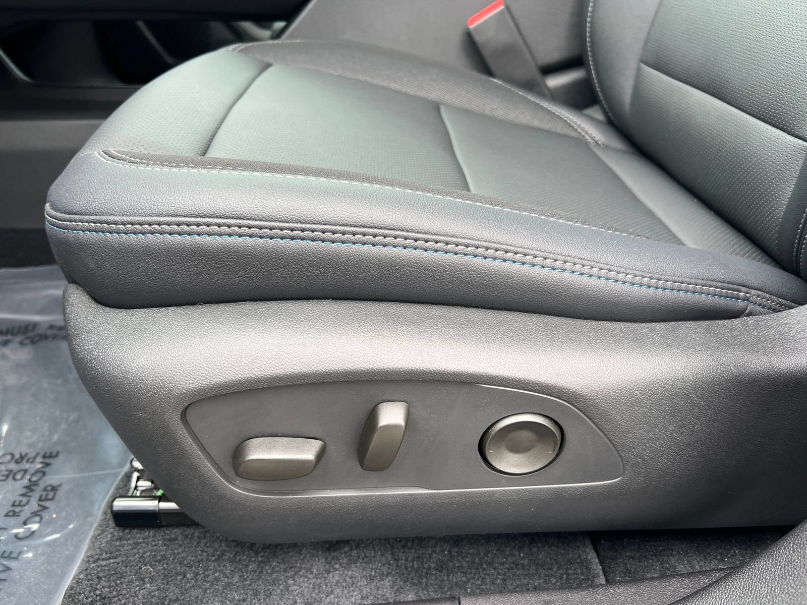 New 2026 Chevrolet Equinox EV LT FWD image 8