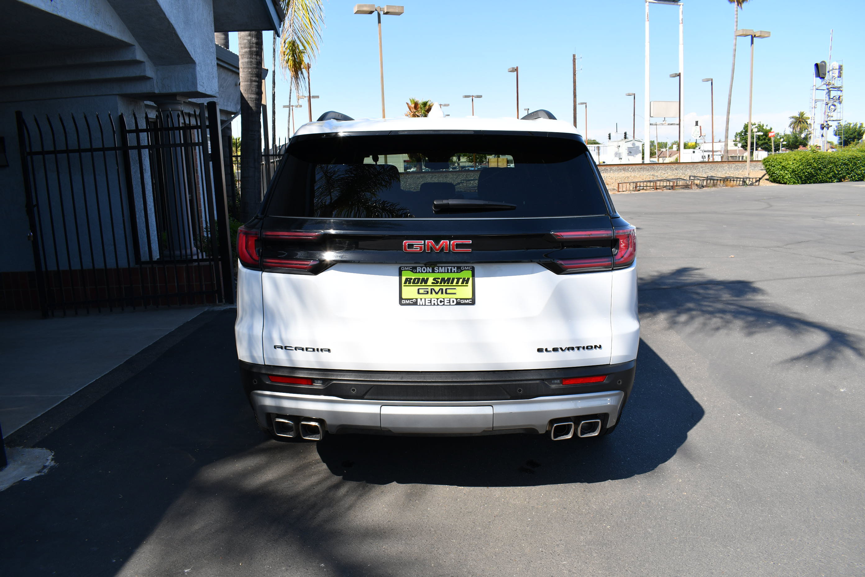 Used 2025 GMC Acadia Elevation FWD image 6