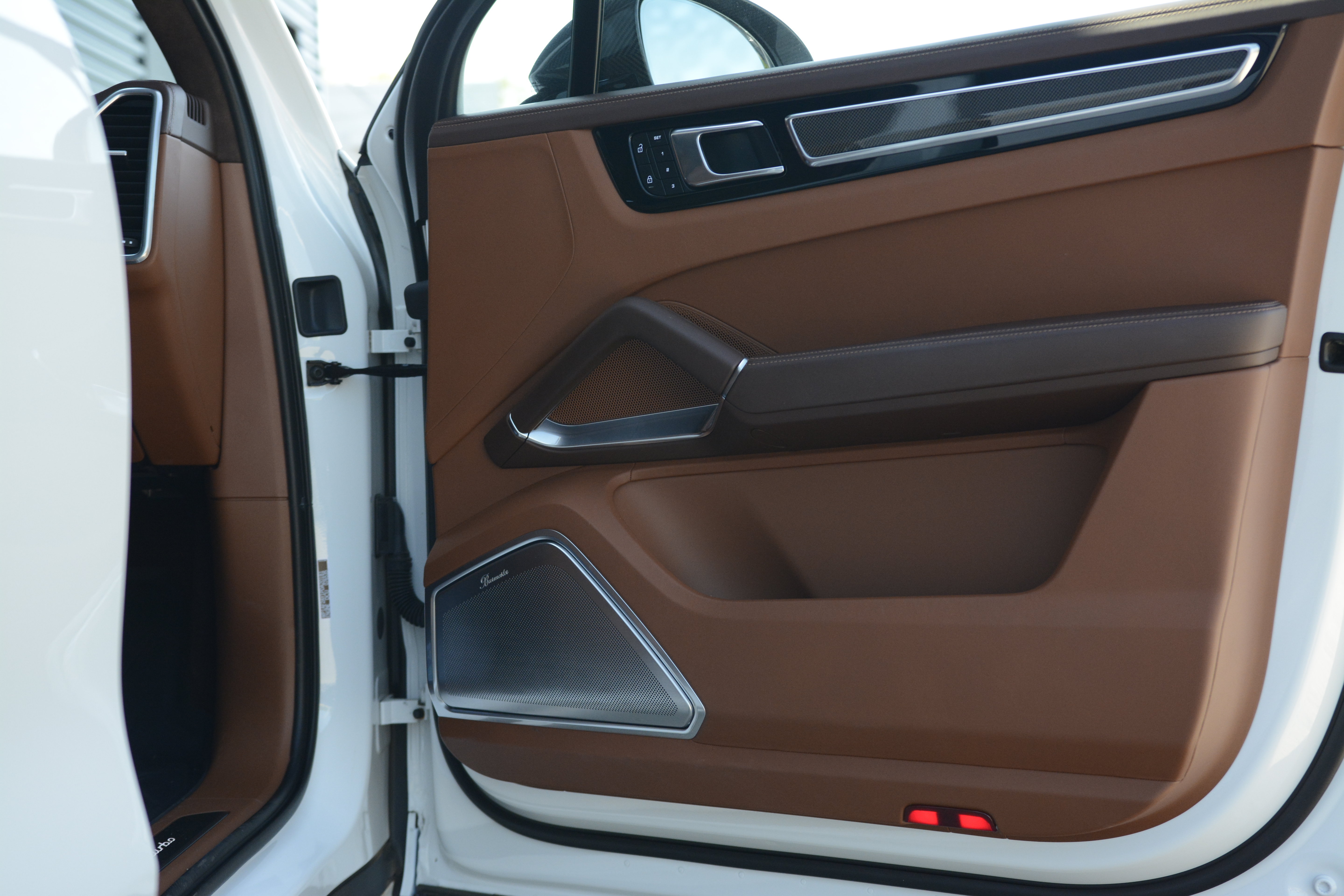 Certified 2023 Porsche Cayenne Turbo AWD/4WD image 26