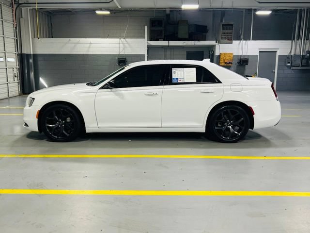Used 2021 Chrysler 300 Touring w/ Sport Appearance Package RWD image 14