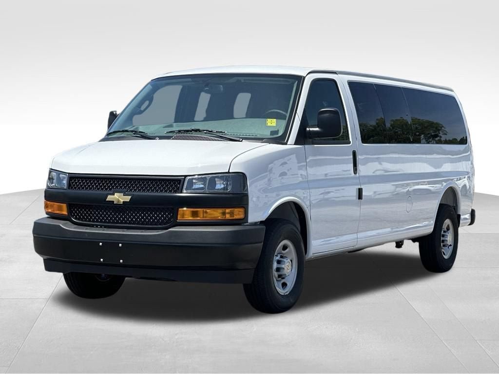New 2026 Chevrolet Express 3500 LS RWD image 8