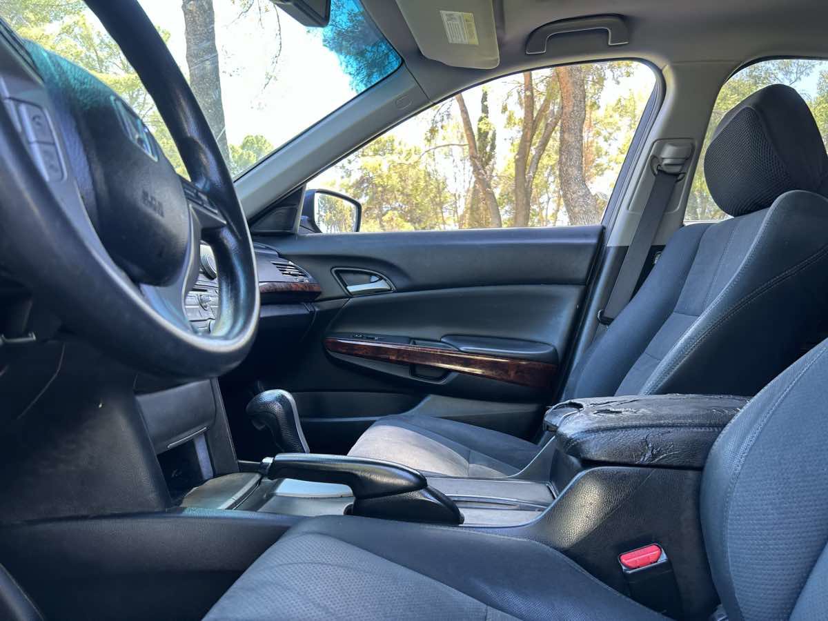 Used 2012 Honda Crosstour EX image 16