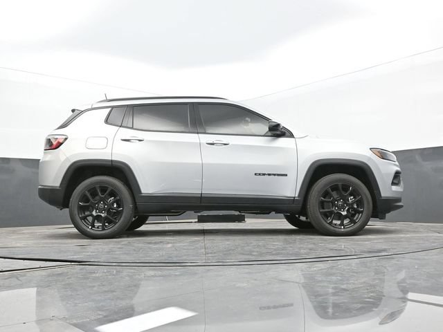 New 2025 Jeep Compass Latitude w/ Convenience Group AWD/4WD image 61