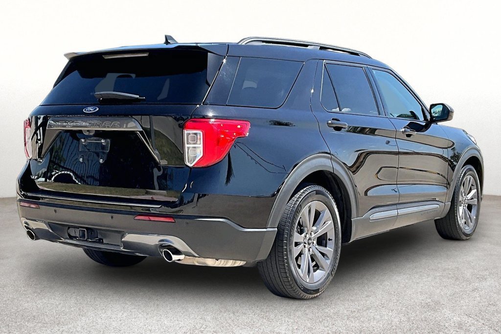 Used 2024 Ford Explorer XLT w/ Equipment Group 202A RWD image 13