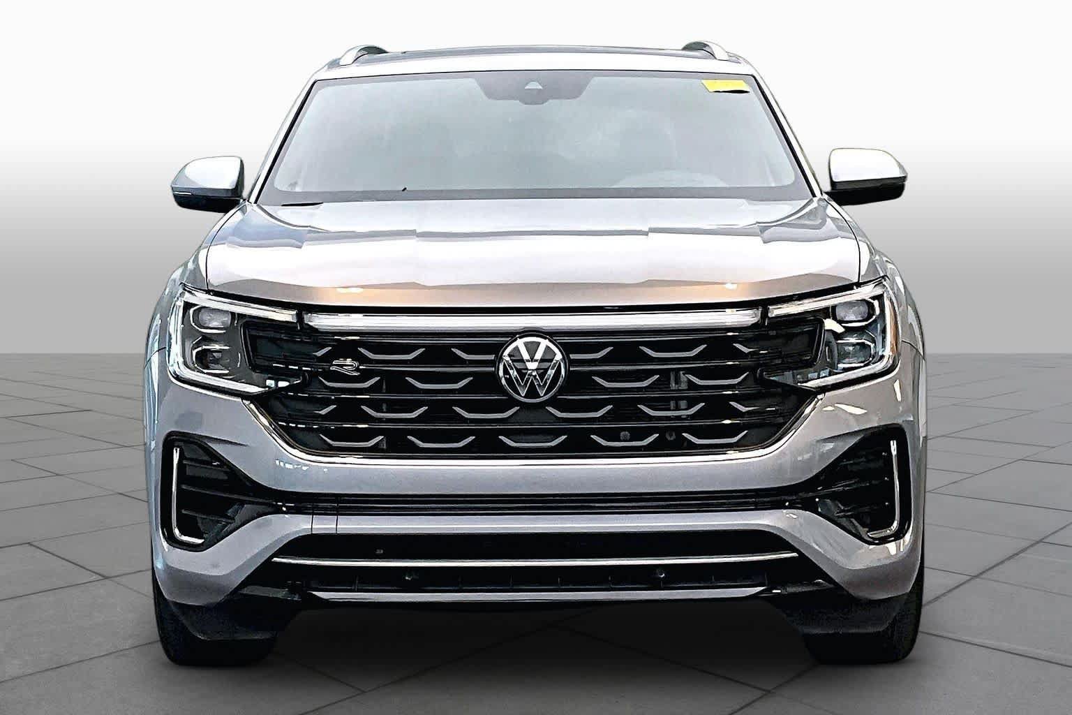 Used 2024 Volkswagen Atlas Cross Sport SEL R-Line AWD/4WD image 4