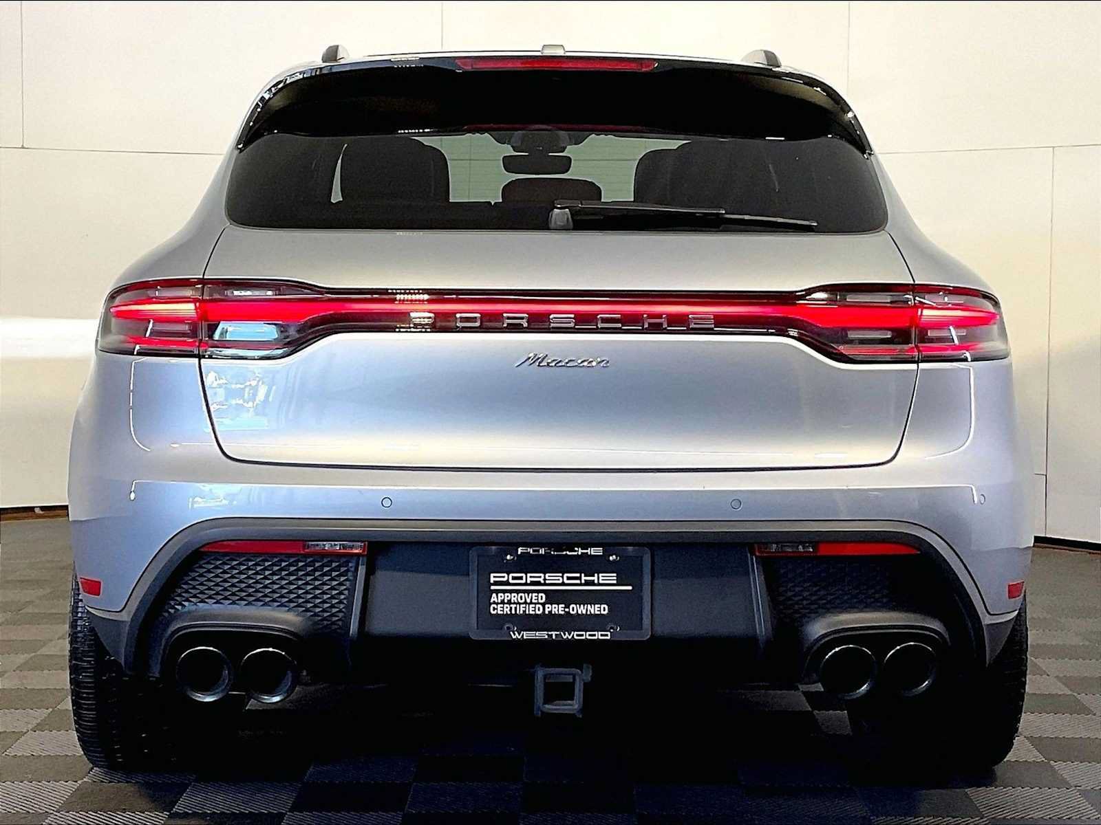 Certified 2023 Porsche Macan AWD/4WD image 6