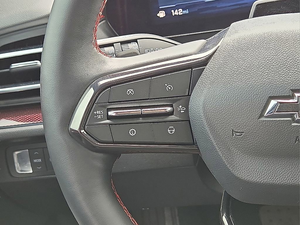 Used 2025 Chevrolet Traverse RS image 20