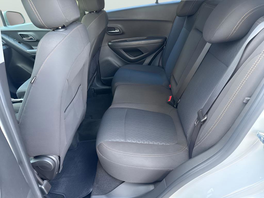 Used 2020 Chevrolet Trax LS AWD/4WD image 9