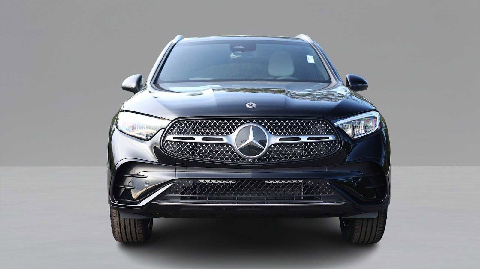 Used 2026 Mercedes-Benz GLC 300 4MATIC image 2
