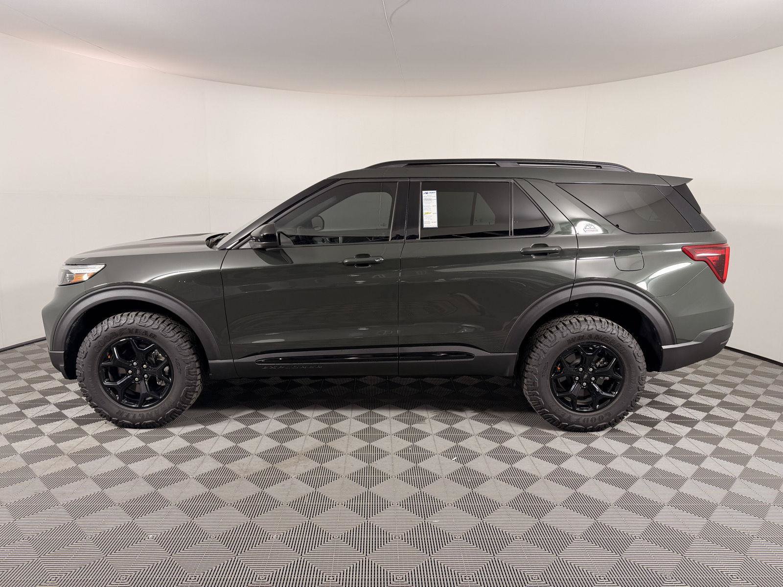 Used 2024 Ford Explorer Timberline w/ Timberline Technology Package AWD/4WD image 2