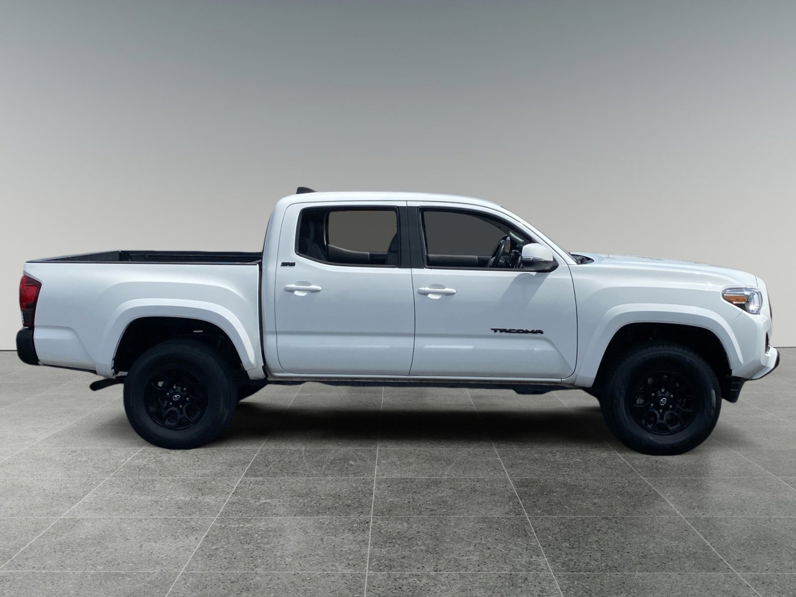 Used 2022 Toyota Tacoma SR5 w/ Technology Package AWD/4WD image 6