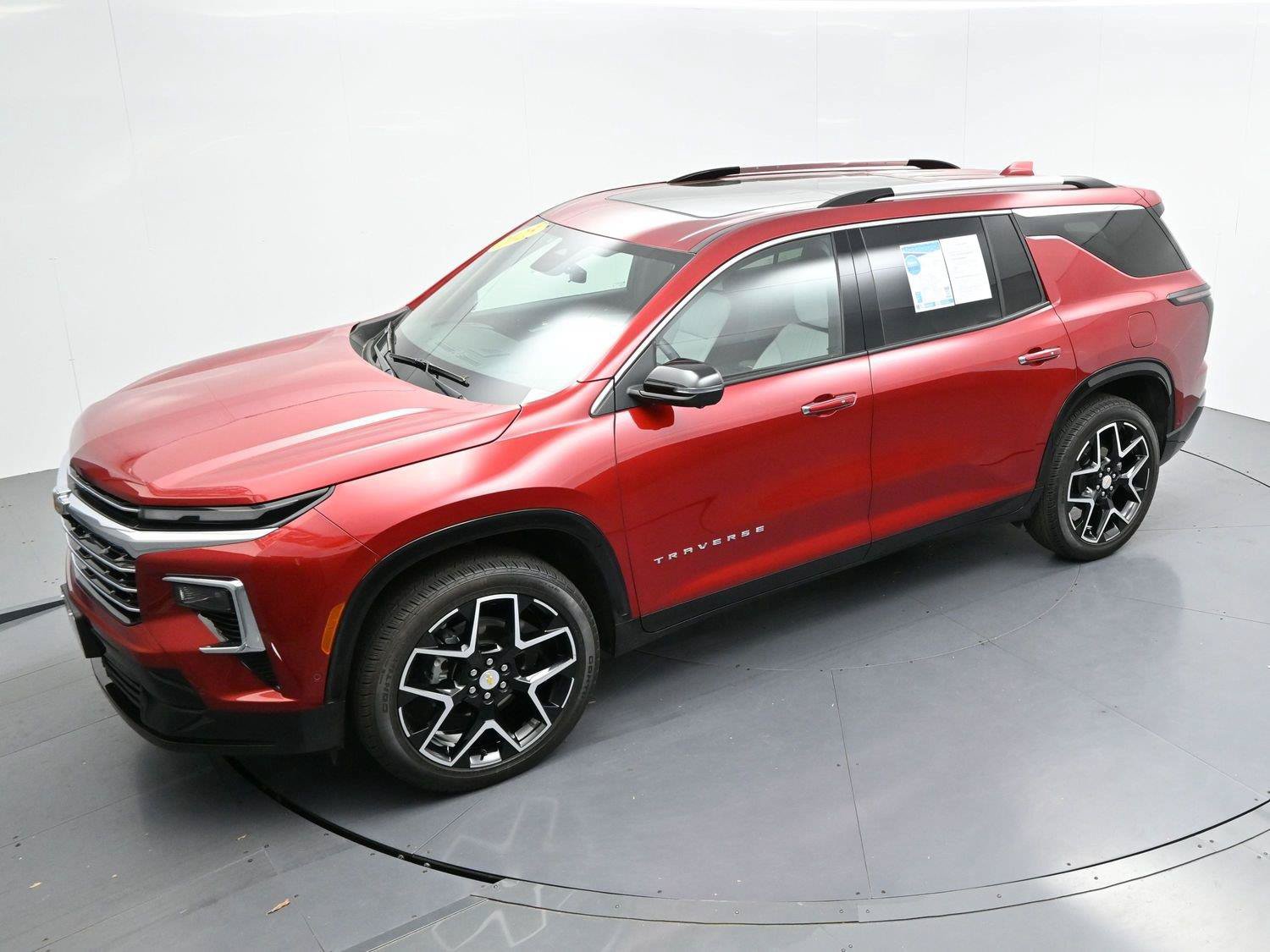 Used 2025 Chevrolet Traverse High Country AWD/4WD image 45