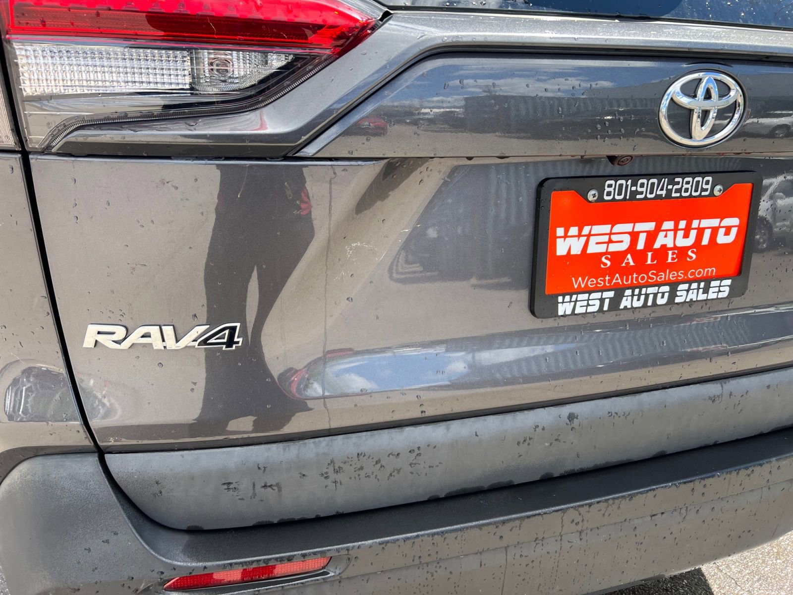 Used 2022 Toyota RAV4 LE AWD/4WD image 26