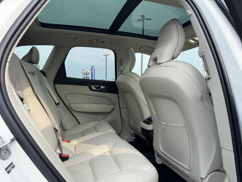 Certified 2026 Volvo XC60 B5 Ultra AWD/4WD image 11