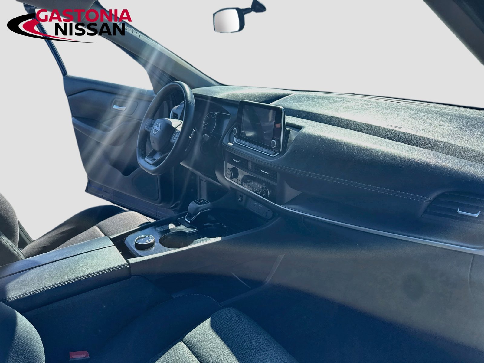 Used 2025 Nissan Rogue SV AWD/4WD image 37